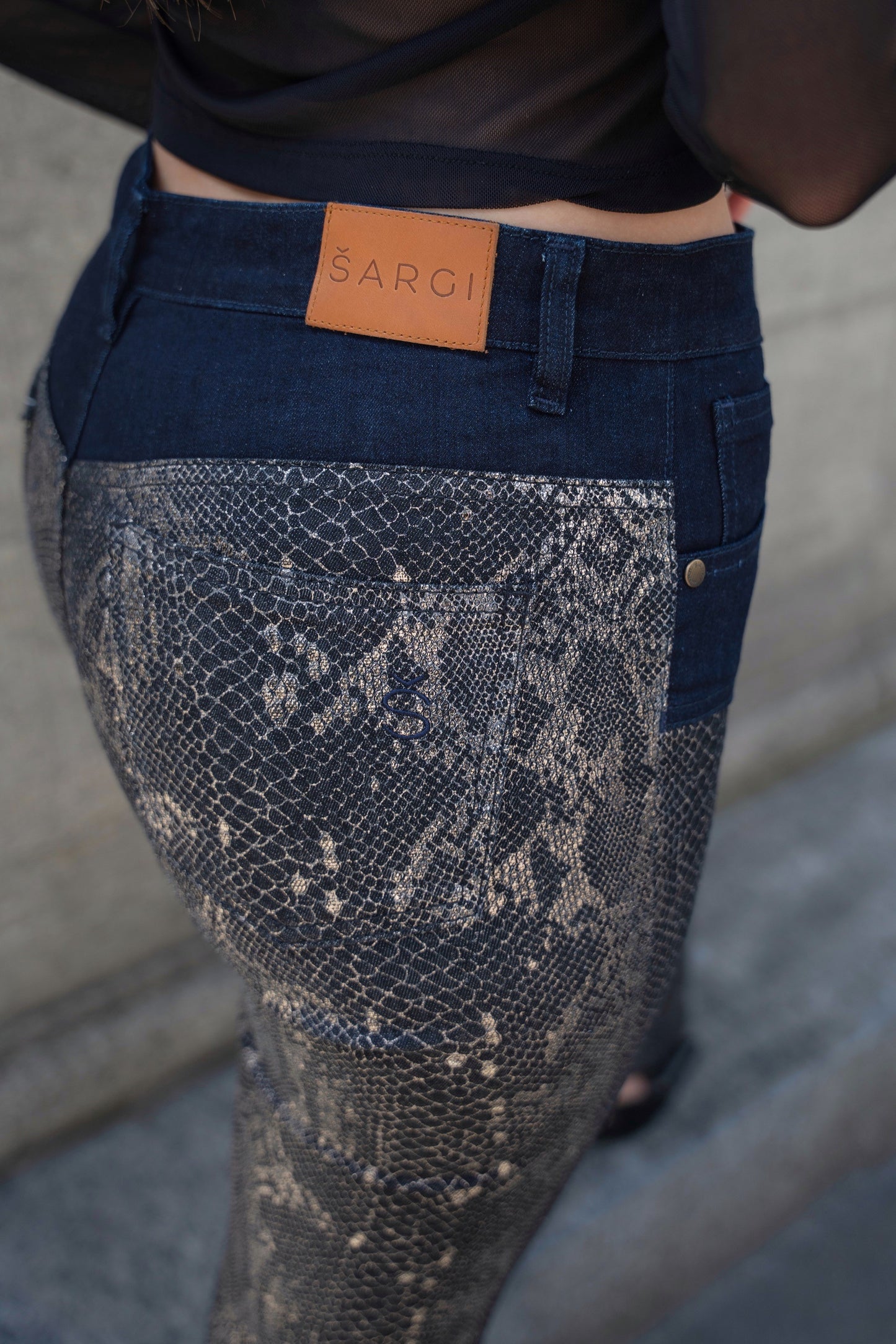 PYTHON FLARE - High Waist jeans - printed/night blue